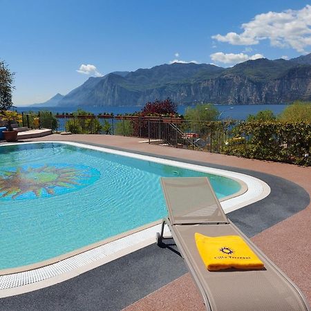 Villa Treccani Apartments Мальчезине Экстерьер фото