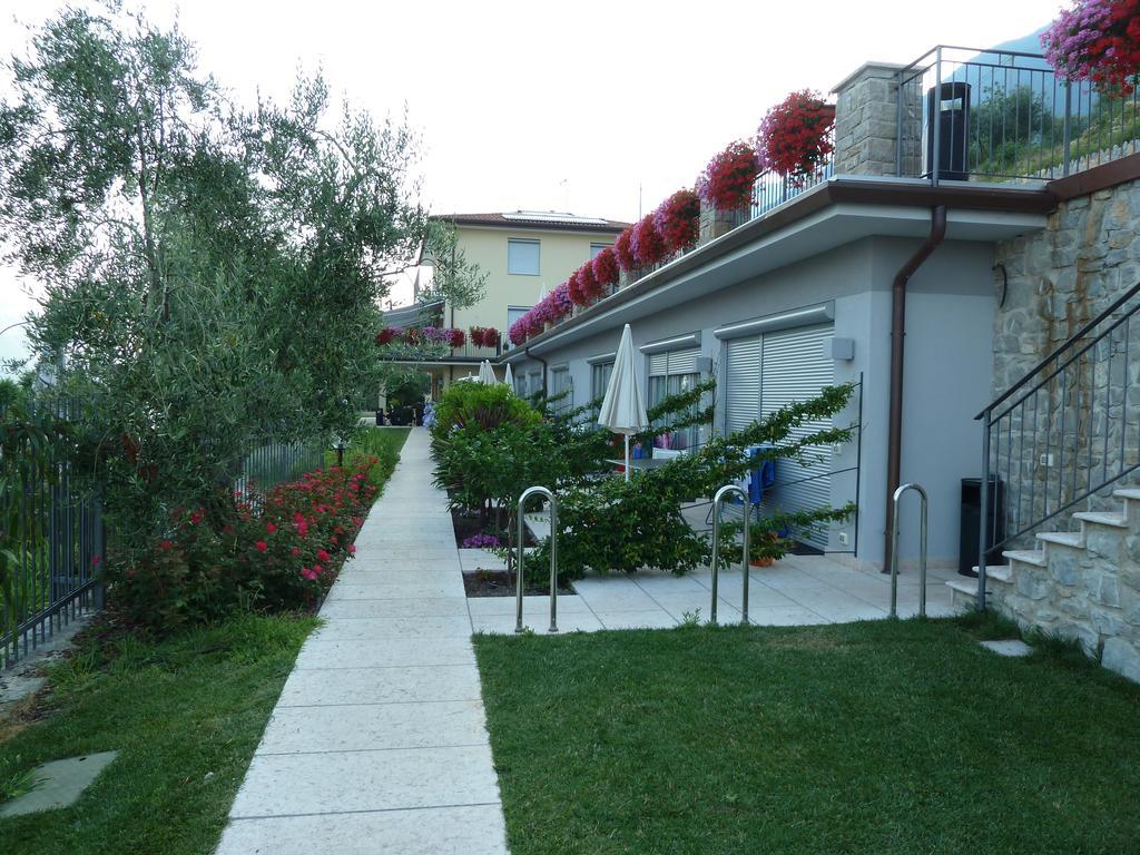Villa Treccani Apartments Мальчезине Экстерьер фото